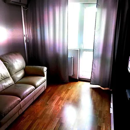 Apartament 2 Dorobanti Floreasca Lägenhet
